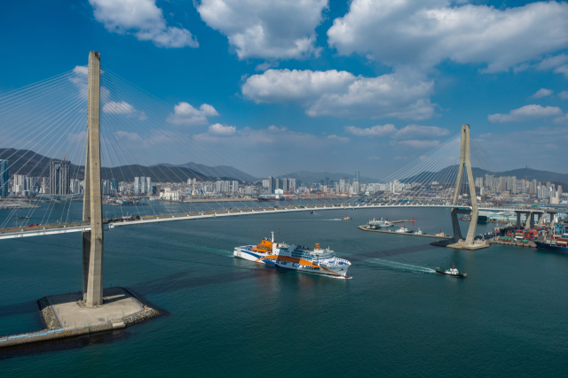 경북 포항을 출발해 팬스타미라클호를 타고 일본 서안 유명 관광지를 둘러보는 크루즈 상품이 첫 운항에 들어간다. 부산일보DB