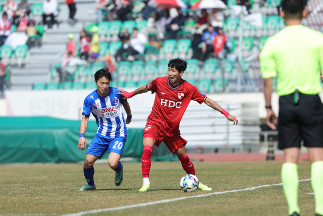 지난달 23일 부산 구덕운동장에서 열린 부산 아이파크와 부산교통공사의 코리아컵 2라운드 경기 모습. 부산아이파크 제공