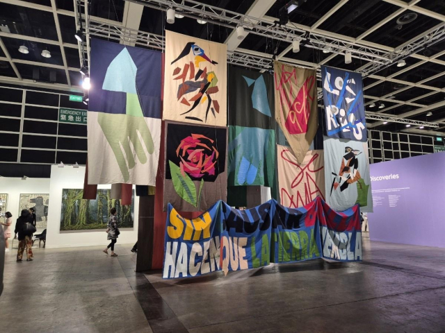 아시아 최대 규모 아트페어인 '2025 아트바젤 홍콩' 전시장 모습. 홍콩연합뉴스