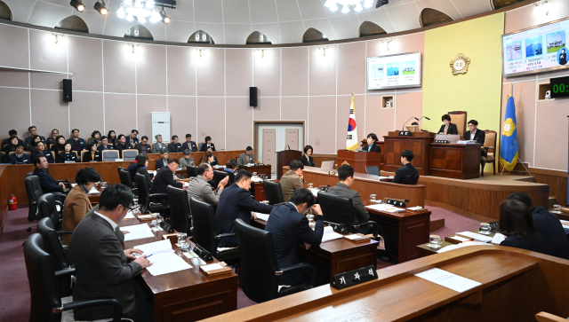 거제시의회 본회의. 부산일보DB