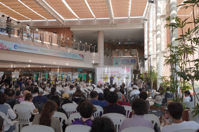 동남권원자력의학원에서 열린 ‘2023년 최백호와 함께하는 환우 위로 음악회’ 모습. 동남권원자력의학원 제공