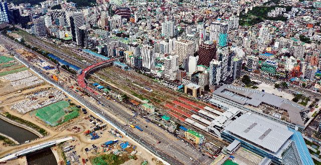 부산 중구청이 파크골프장을 조성하려던 부산역 조차장과 부산항 북항 일대 모습. 부산일보 DB