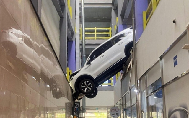 전남 순천 주차타워 돌진사고. 연합뉴스