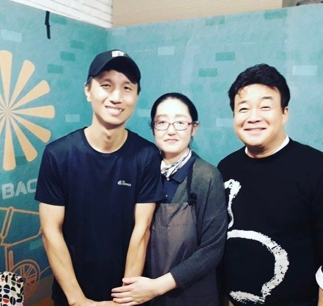 제주에서 돈가스 전문점 ‘연돈’을 운영하는 김응서·김소연 부부와 백종원 더본코리아 대표의 모습. 인스타그램