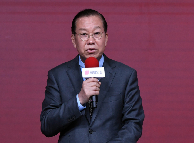 국민의힘 권영세 비상대책위원장이 18일 서울 강서구 ASSA아트홀에서 열린 '제21대 대통령후보자 국민의힘 1차 경선 후보자 비전대회'에서 발언하고 있다. 연합뉴스
