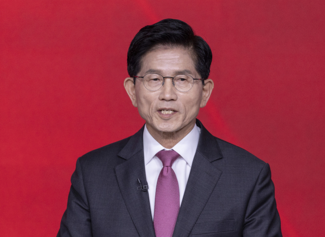 19일 서울 강서구 ASSA아트홀에서 열린 국민의힘 제21대 대통령 후보자 1차 경선 토론회에서 A조 김문수 후보가 발언하고 있다. 연합뉴스