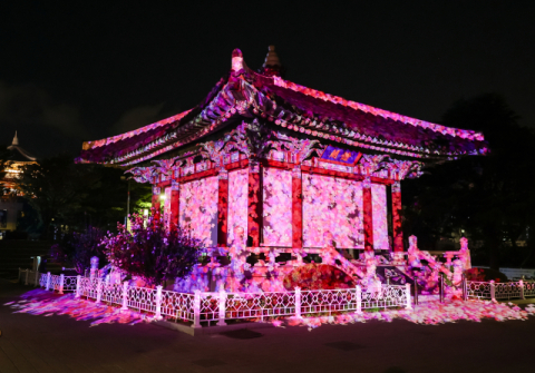 용두산공원 종각 미디어파사드.