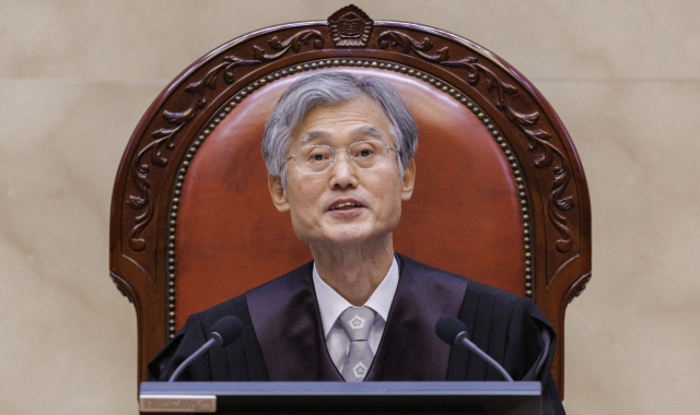 조희대 대법원장이 지난달 20일 서울 서초구 대법원에서 열린 성폭력 범죄의 처벌에 관한 특례법 위법(강간 등 치상) 등에 대한 전원합의체 선고를 하고 있다. 연합뉴스