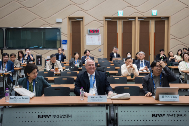 WONCA 아시아태평양 국제학술대회가 지난 24~27일 부산항컨벤션센터에서 성황리에 개최됐다. 한국 국민건강 증진을 위한 일차의료 강화 필요성과 관련 법안 제정의 방향성을 논의한 특별 정책 세션. 대한가정의학회 제공