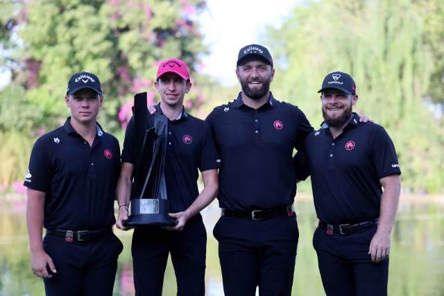 LIV 골프 멕시코 대회 단체전에서 우승한 욘 람(오른쪽 두 번째)이 내달 2일 한국 인천에서 열리는 코리아 대회에 참가한다. 로이터연합뉴스