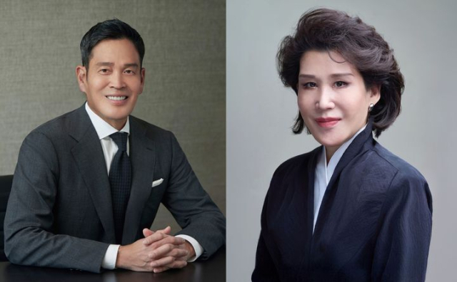 왼쪽부터 정용진 신세계그룹 회장, 정유경 (주)신세계 회장. 각 사 제공