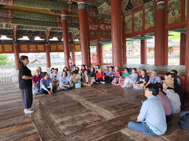 부산소설가협회의 여름소설학교가 올해는 중국 연변을 찾아간다. 사진은 지난해 행사 모습. 부산일보DB