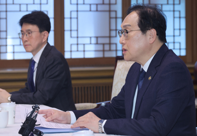 정인교 산업통상자원부 통상교섭본부장이 2일 정부서울청사에서 통상 관계기관 점검회의를 하고 있다. 연합뉴스