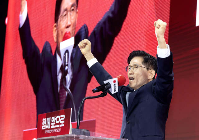 국민의힘 대선 후보로 선출된 김문수 후보가 3일 경기 고양시 킨텍스에서 열린 국민의힘 전당대회에서 수락 연설을 하고 있다. 연합뉴스