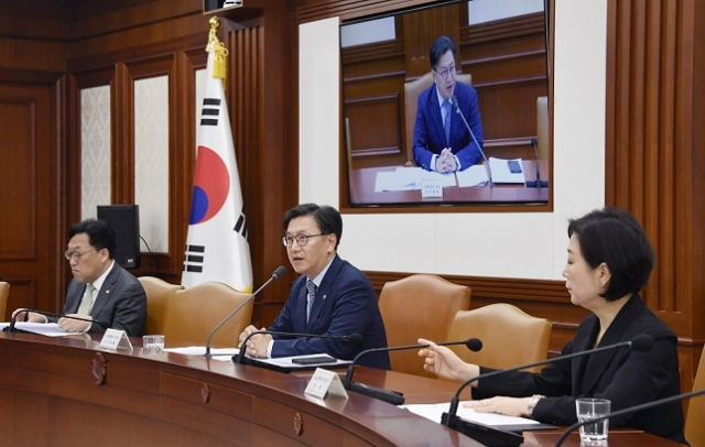 김범석 기획재정부 장관 직무대행이 5월 8일 서울 종로구 정부서울청사에서 열린 '경제관계장관회의'에서 모두발언을 하고 있다. 기재부 제공