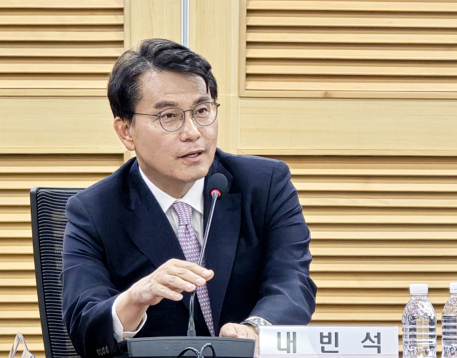 국민의힘 윤상현 의원이 8일 서울 국회의원회관에서 열린 '게임산업 성장·수출 지원을 통한 청년 일자리 창출' 토론회에서 인사하고 있다. 연합뉴스