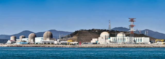 한수원 고리원자력 본부 전경(왼쪽부터 고리 1·2·3·4호기, 신고리 1·2호기). 한수원 제공