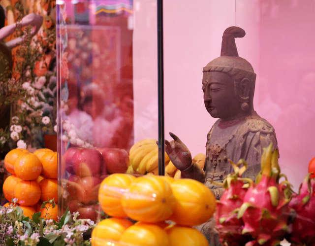 10일 충남 서산시 부석사 전시 마지막날 금동관세음보살좌상 모습. 연합뉴스