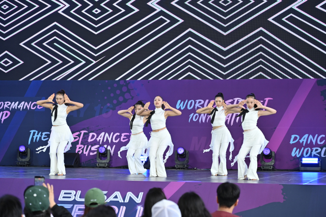 ‘K-POP 댄스 챔피언십’에서 2등을 차지한 ‘지지아나’(ZIZIANA) 경연 모습. 청년문화진흥협회 제공