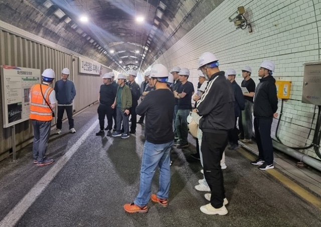 한국도로공사가 옛 영동터널을 리모델링한 터널방재인증센터에서 교육을 진행하고 있다. 한국도로공사 제공