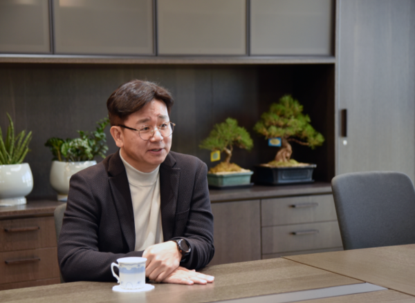 아이티센글로벌 강진모 회장. 부산일보DB