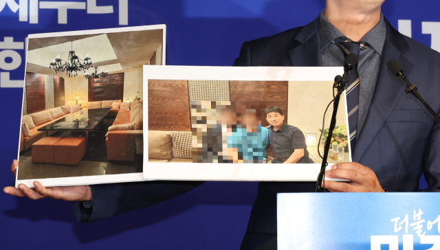 더불어민주당 노종면 선대위 대변인이 19일 서울 여의도 당사에서 