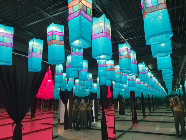 컬쳐에 전시되는 실크등은 총 3000개, 100m 길이 터널로 역대 최장·최대 규모다. (주)컬쳐 제공