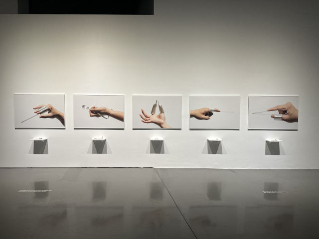 라움콘, '한 손 젓가락, 숟가락, 그리고 포크'(2023). 김은영 기자