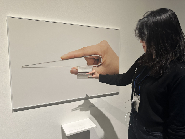 라움콘, '한 손 젓가락, 숟가락, 그리고 포크'(2023). 김은영 기자