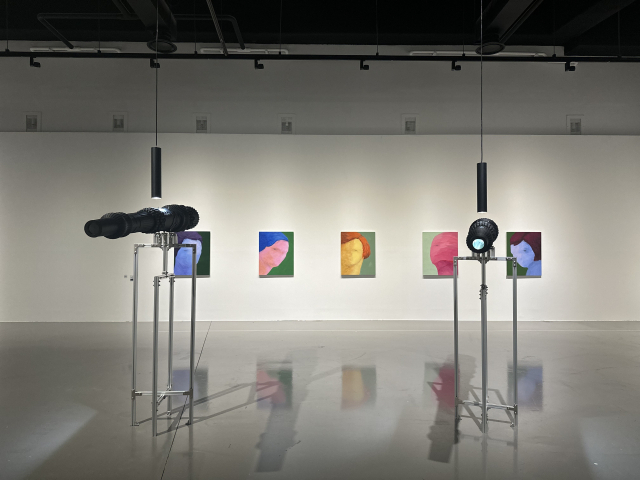 부산현대미술관 배리어프리 기획전 ‘열 개의 눈’ 전시장 전경. 김은영 기자