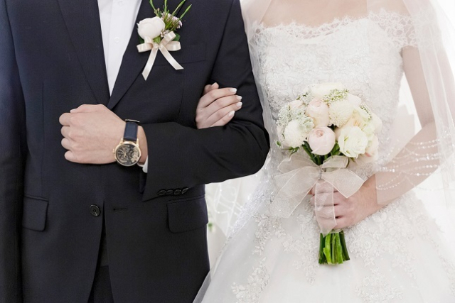지난해 초혼 부부 중에서 여자가 연상인 부부가 20.2%에 달하는 것으로 나타났다. 2015년에는 여자 연상 비율이 16.3%였는데 점점 올라오는 추세다. 클립아트코리아