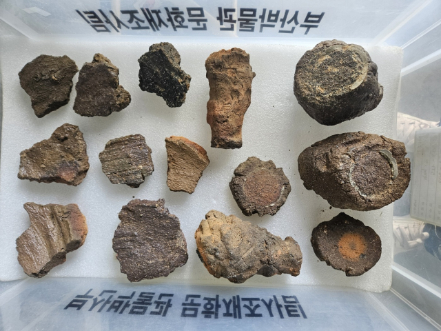 부산 동래구 온천동 요지 시굴 조사에선 도자기를 구울 때 사용하는 받침대인 도지미가 대량 발굴돼 상당히 큰 규모의 가마터가 있었다는 걸 추정할 수 있다. 김효정 기자
