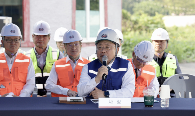 한전KDN, 2025년 상반기 중대재해대비 신속대응팀 모의훈련 강평을 하고 있는 박상형 한전KDN 사장. 한전KDN 제공