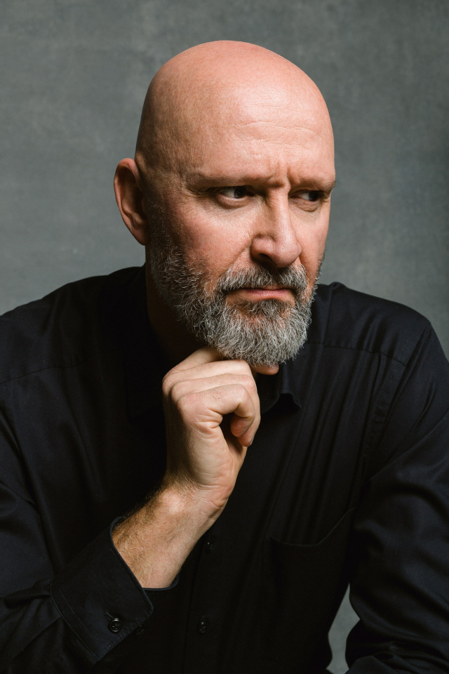 헝가리 세게드 컨템포러리 발레단(SCDC)의 터마시 유로니츠 예술감독, 무용수, 안무가, 연출가. 부산국제무용제 제공