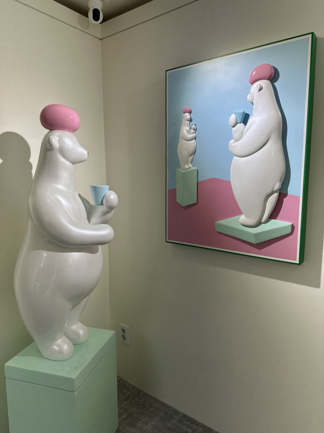 부산 동구 낭만시간연구소에서 전시 중인 변대용의 작품 중에서. 김은영 기자