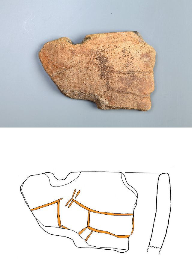한반도 남부 지역에서 발견된 신석기시대 유적 가운데 가장 오래된 부산 영도구 동삼동패총에서 출토된 사슴선각문토기편. 가로 12.9cm 세로 8,7cm의 조각에 사슴이 그려져 있다. 아래는 사슴선각문토기 실측 그림. 부산일보DB