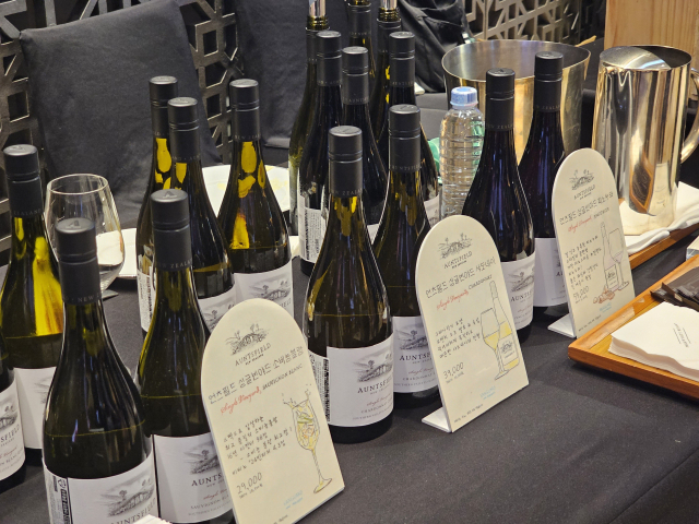 ‘언츠필드’(AUNTSFIELD)의 ‘싱글빈야드’ 시리즈는 바디감이 가볍고 향긋하다. 조경건 부산닷컴 기자