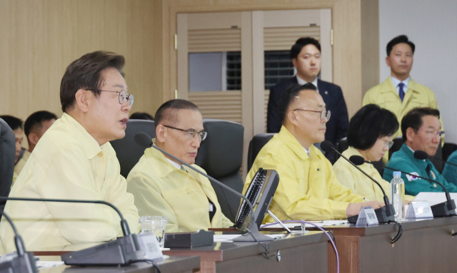 이재명 대통령이 5일 서울 용산 대통령실 청사 국가안전보장회의(NSC) 회의실에서 열린 안전치안점검회의에서 발언하고 있다. 연합뉴스