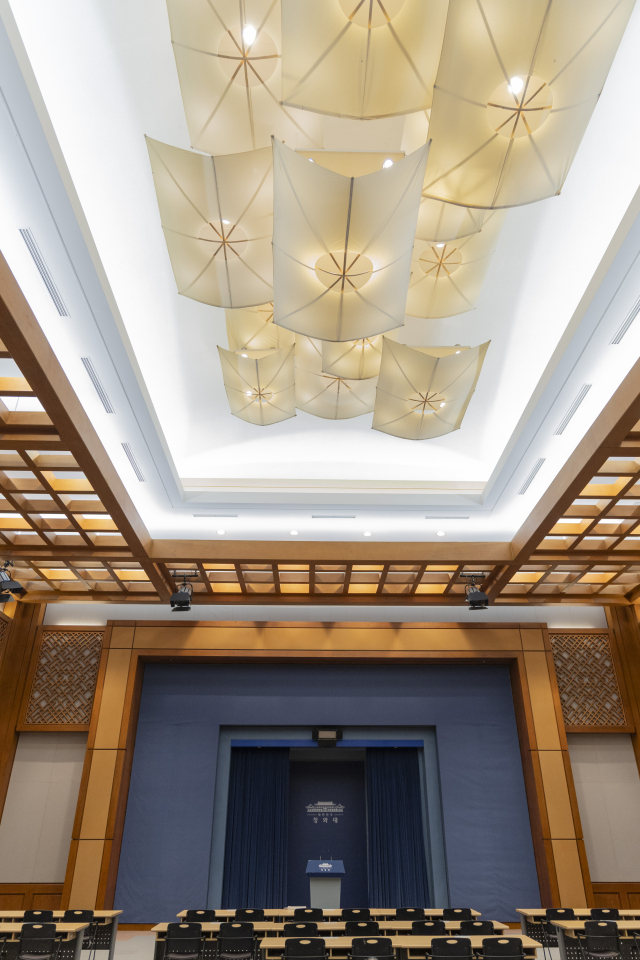 5일 서울 종로구 청와대 춘추관 내 기자회견장의 모습. 이 공간은 문재인 전 대통령까지 청와대의 각종 브리핑이 열렸던 곳이다. 이재명 대통령이 집무실을 청와대로 이전할 방침인 것이 알려져 이곳도 다시 취재진으로 북적 거릴 가능성 높아졌다. 연합뉴스