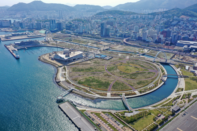 북항 재개발 1단지 내 랜드마크 부지와 일대 전경. 김종진 기자 kjj1761@