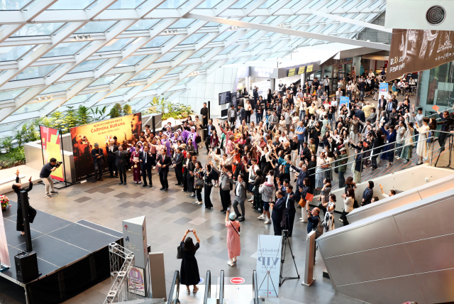 지난 5일 오후 6시 30분 영화의전당 하늘연극장 로비에서 열린 제21회 부산국제무용제(BIDF) 개막식 현장 모습. BIDF 제공