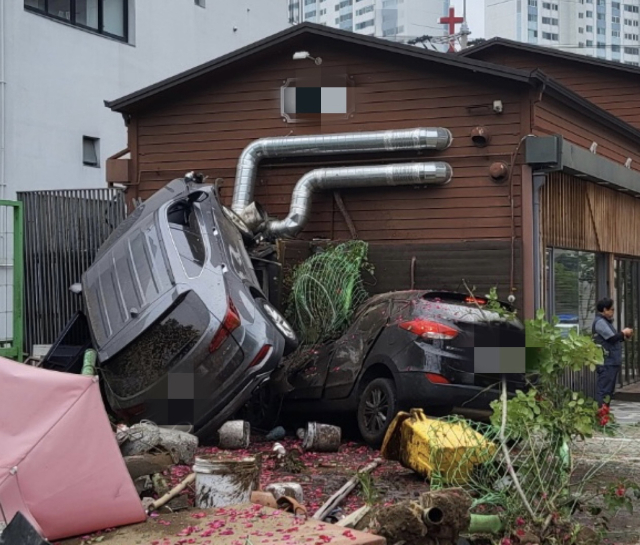 8일 오전 9시 10분께 해운대구 중동 주차장에서 차량 추돌 사고가 일어났다. 독자 제공