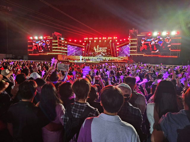 지난달 치러진 웅상회야제를 잦은 방문객이 개막식을 즐기고 있다. 양산시 제공