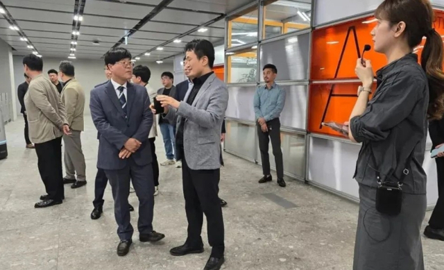 변광용 거제시장은 지난 5월 경기도 성남시에 위치한 ‘네이버 클라우드’ 본사를 찾아 투자 유치와 상호 협력 방안을 논의했다. 부산일보DB