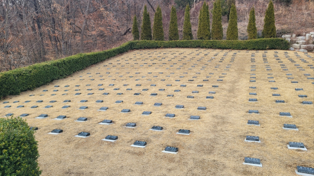 경남 함안군의 잔디장. 김해시 제공