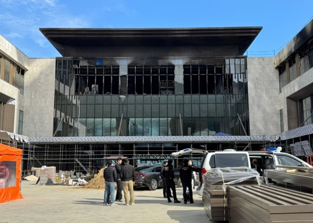 부산 기장군 '반얀트리 해운대 부산 호텔 앤 리조트' 신축 공사장 화재 발생 이틀 뒤인 지난 16일 현장 모습. 부산일보 DB