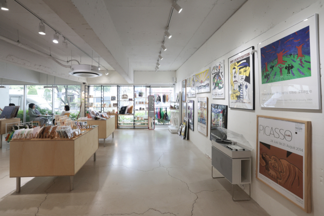 셀라스 별관은 평소 디자인 상품과 작가의 아트 상품, 아트 브랜드의 팝업 행사가 열린다. 정대현 기자 jhuyn@