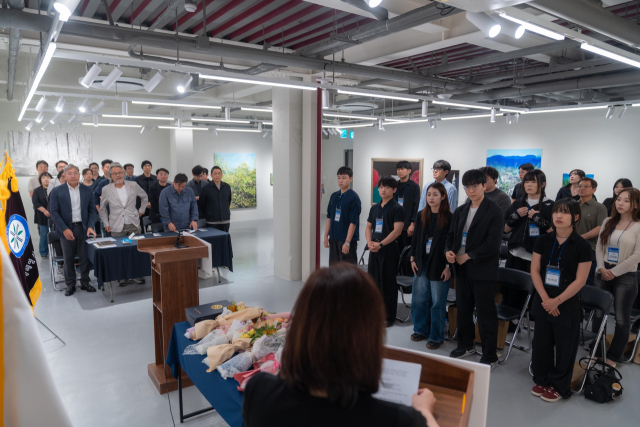 '2025 부울경 예비작가 지원전' 행사 모습. 해석장학문화재단 제공