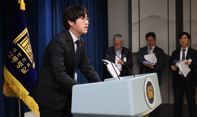 하정우 AI미래기획수석이 19일 용산 대통령실에서 이공계특별법 관련 브리핑을 하고 있다. 연합뉴스