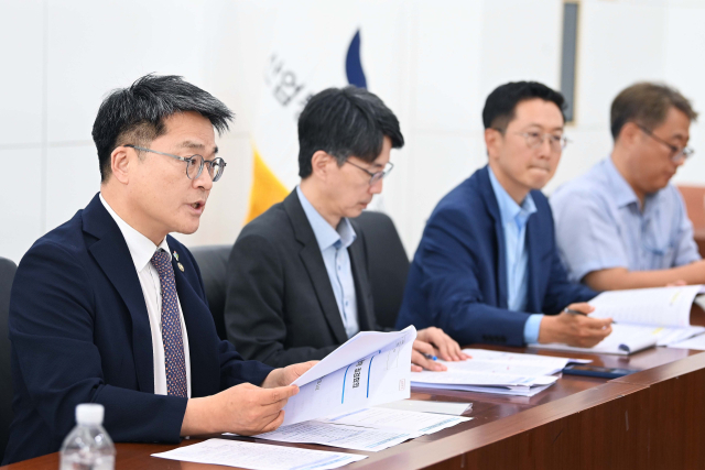 문신학(왼쪽) 산업통상자원부 1차관은 23일 오후 3시 정부세종청사에서 6월 수출동향 점검회의를 주재하고, 미국의 중동분쟁 개입에 따른 주요 품목별 수출 동향 및 리스크를 점검했다. 산업부 제공